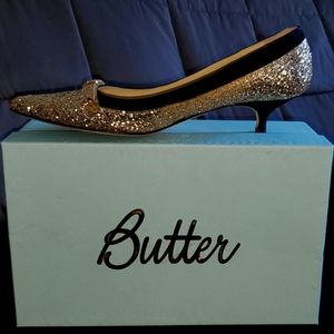 Butter Gold Glitter kitten heel with bow, size 9.5